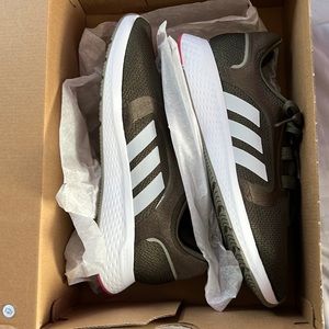 Adidas Edge Lux 5 running shoes in size W10